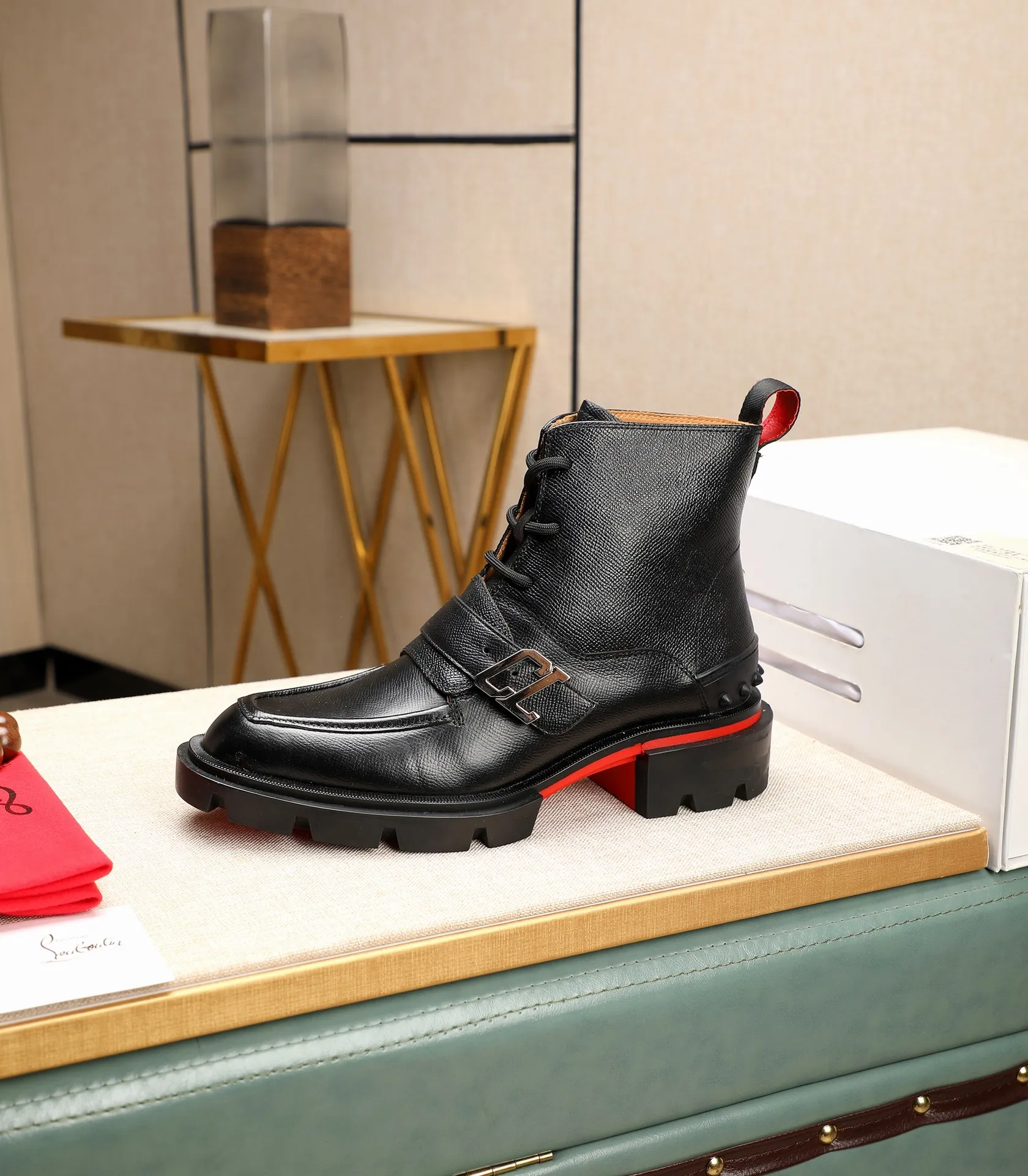 Men's Men's Shoes💰920 New Actual Shots••CL～High-end men's red-soled shoes! ••🆑Top original order purchasing agent. Imported top-layer ten-fingerprint leather and water-dyed cowhide inside 🉑️ Imported TPU rubber sole, wear-resistant and non-slip, full of European style, SIZA: 39-44 (45.46, customized)